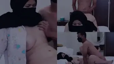 Keseruan Cewek Manis Uji Coba Mainan Getar Baru